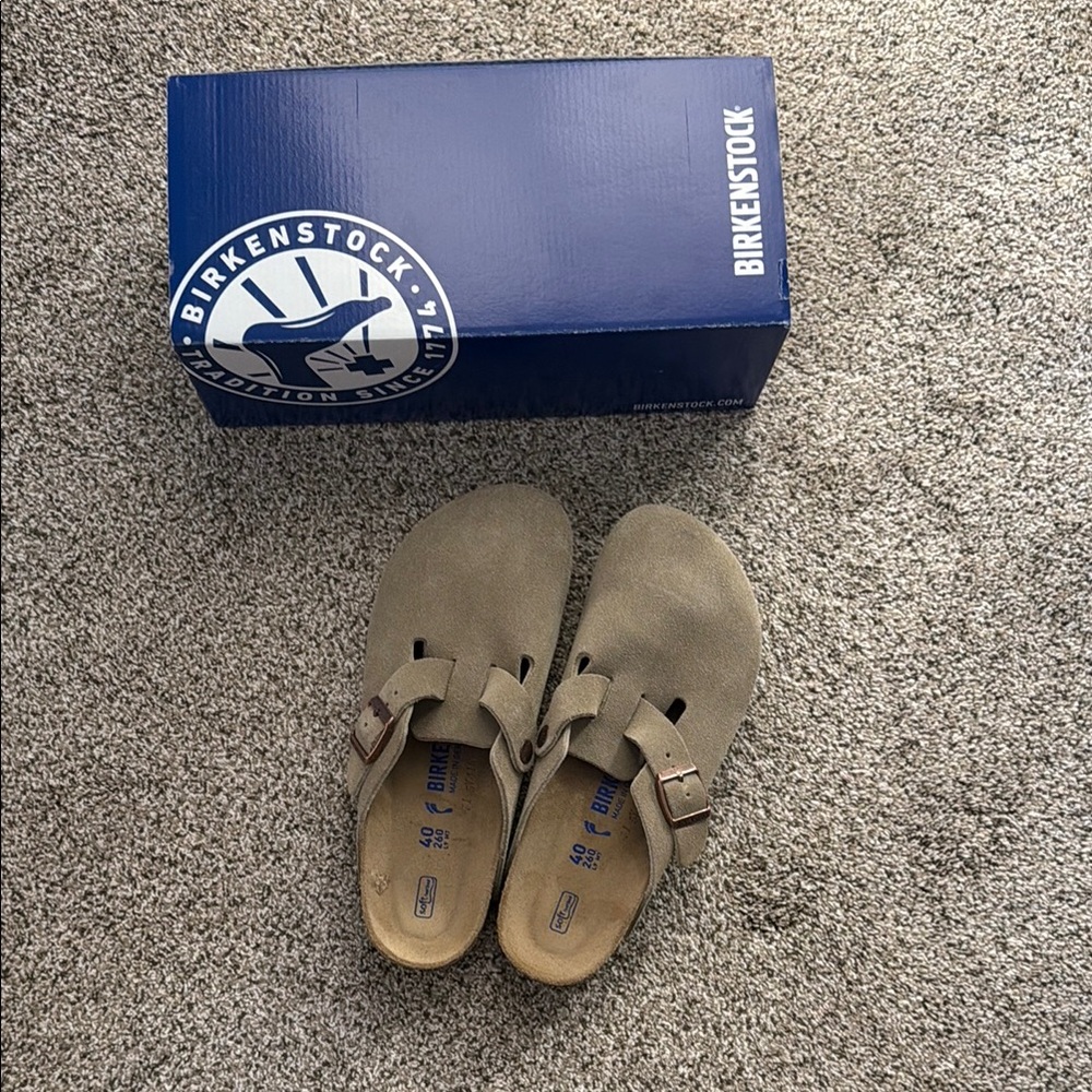 Birkenstock Boston Clog in Taupe Brown